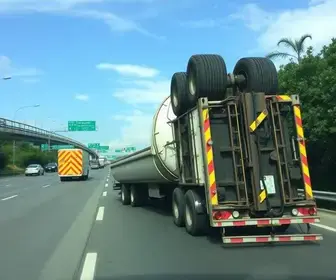 carreta com diesel